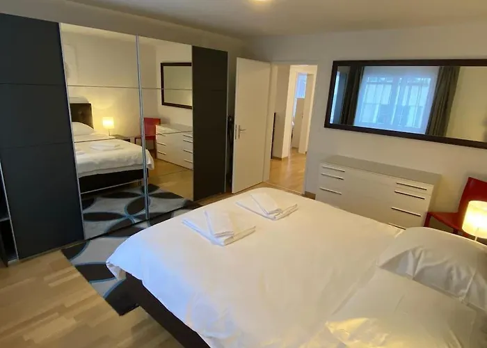 Great 2 Bedroom Flat In The Center - Mainau 12 Daire *