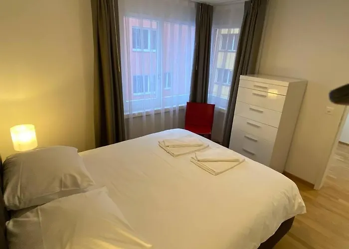 Great 2 Bedroom Flat In The Center - Mainau 12 *